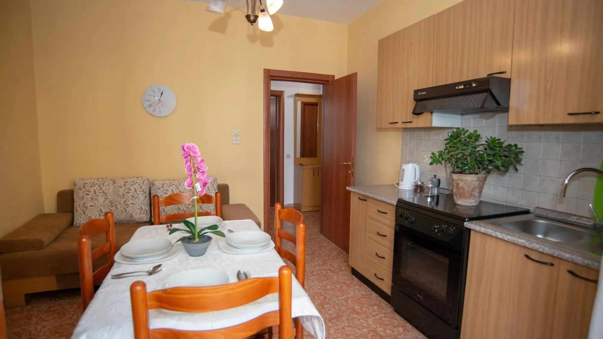 Apartment Excellent Location At Scanderbeg Square Tirana Albania